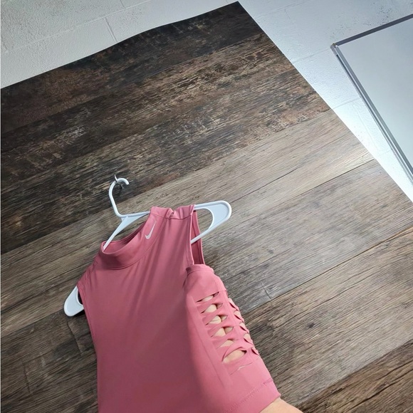 Nike Pro Women's Pink Tank Crop Top - Picture 9 of 9